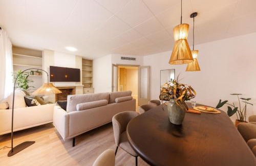 el Mercadal Apartamento | Bravissimo Maragall, very spacious and central