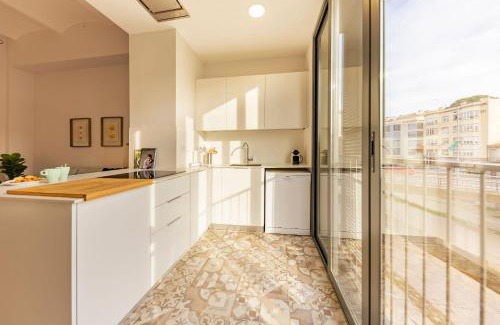 Eixample Apartamento | Bravissimo Riu Onyar, modern 3 bedroom apartment