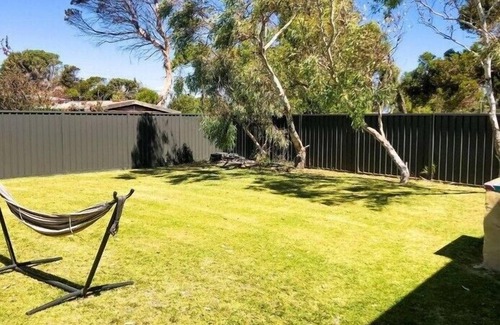 Lancelin Casa | Break-A-Way - Delightfully colourful & spacious