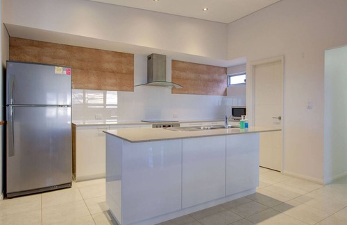 Exmouth Casa | Break Away - 4 bedroom, 2 bathroom modern home with access to the Mantarays pool