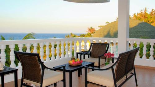 Manoc-Manoc Complejo | Breakfast at Monaco - Palais Boracay