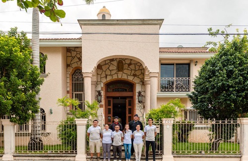 Colonia Centro Casa | Hermosa casa con piscina jardín 5 habitaciones / 5 baños para 15 personas