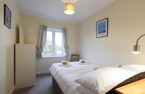 Fareham Casa | Breakfast With A View Free Parking and Water Access