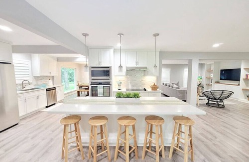 Conroe Casa | Breakfast with a View with BBQ Firepit Golf Course