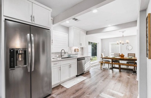 Conroe Casa | Breakfast with a View with BBQ Firepit Golf Course