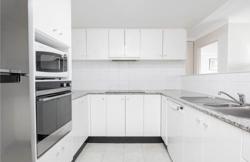 City West Apartamento | BreakFree Capital Tower Apartments