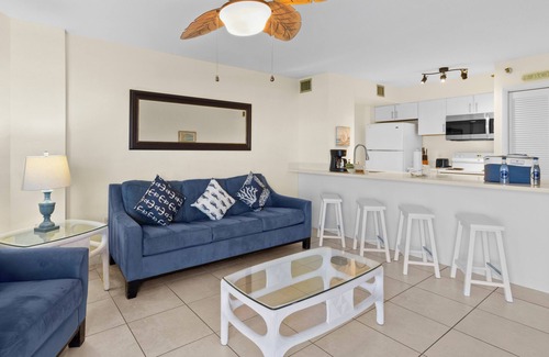 Tavernier Apartamento | Breath of Fresh Air! Relax And Unwind In Our Spacious Unit W/ Kitchen!