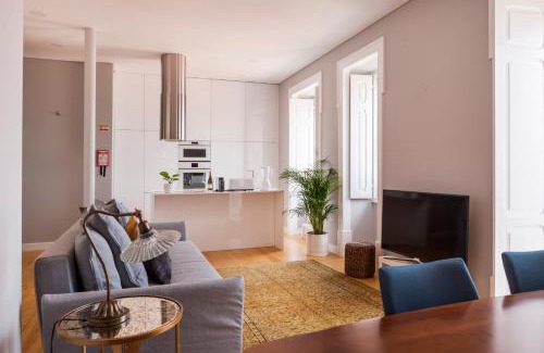 Sao Cristovao e Sao Lourenco Apartamento | Breath-Taking River & City View Stunning 3 Bedrooms & 3 Bathrooms With AC Alfama Castle district 1st Floor Apartment