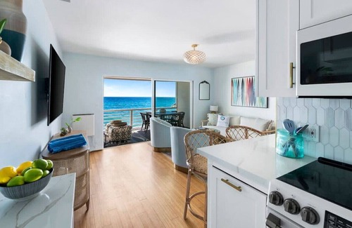 Eastern Malibu Condominio | Breathe Malibu - Ocean Front Condo w/ Beach Access