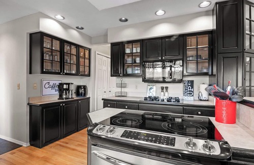 Benzonia Casa | Breathtaking Bobcat Pines