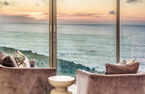 Camps Bay Villa | Breathtaking Coastal Villa Atlantic Horizons