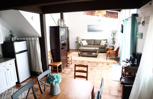 Goleta Casa | Breathtaking Couple's Getaway in SB Near the Beach & UCSB