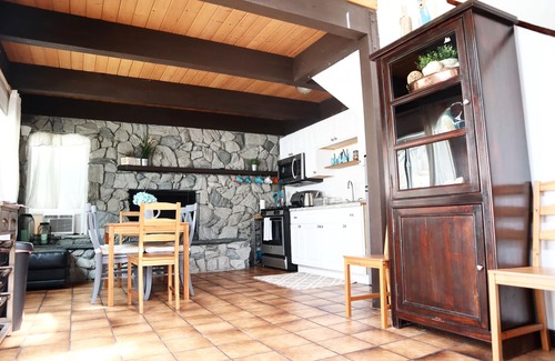 Goleta Casa | Breathtaking Couple's Getaway in SB Near the Beach & UCSB