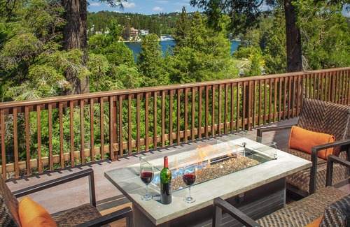 Lake Arrowhead Casa | ¡Pidiste lo mejor, aquí está! * Vistas * AC * Muelle privado * Al lado del pueblo