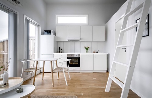 Upplands-Bro Municipality Apartamento | Breathtaking Lakefront mini villas
