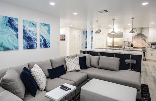South Redondo Casa | Breathtaking Luxury Beach House w/ Gym, Sauna, BBQ Grill, & Only Steps from Sand