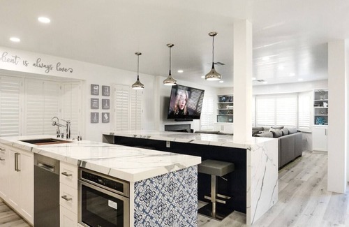 South Redondo Casa | Breathtaking Luxury Beach House w/ Gym, Sauna, BBQ Grill, & Only Steps from Sand