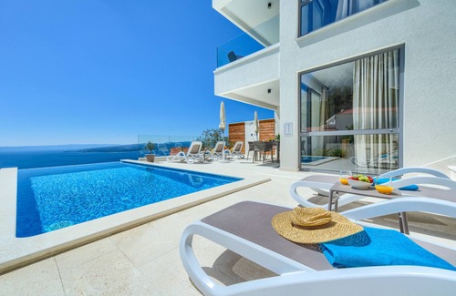 Bast Villa | NUEVA villa de lujo moderna con vistas impresionantes