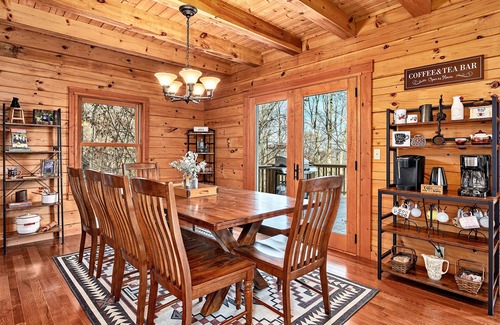 Weaverville Cabina | Breathtaking Mountain View Luxury AVL Cabin w/Hot Tub, Fireplaces, Hi-Speed Wifi