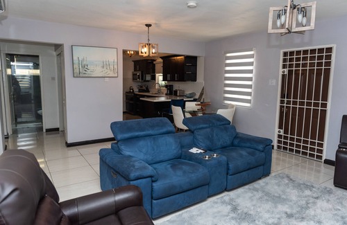 Portmore Casa | Breathtaking Oceanfront Views