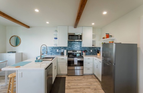Shelter Cove Condominio | Breathtaking Oceanview! by OceanviewHotTubs Tesla Charging Shelter Cove, CA