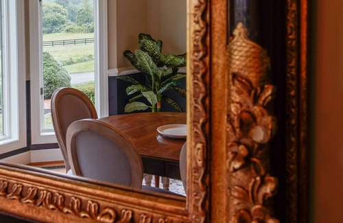 Round Hill Casa | Breathtaking private retreat near Est. Wineries & Breweries
