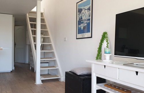 Le Lavandou Apartamento | Breathtaking sea view apartment on St Clair Beach.