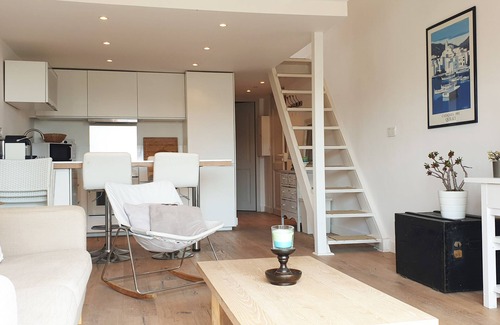 Le Lavandou Apartamento | Breathtaking sea view apartment on St Clair Beach.