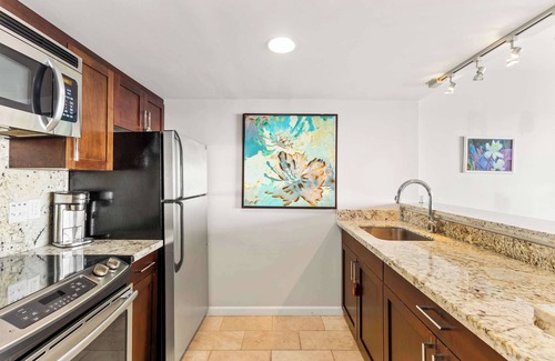 Ala Moana Apartamento | Breathtaking Studio Ocean Views! Pool! Beach!