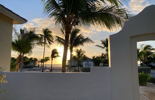 Alice Town Casa | Breathtaking sunrises. A slower pace of life.