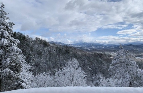 Townsend Cabina | Breathtaking Sunrises in the Smokies :: A Cabin for Families near Cades Cove