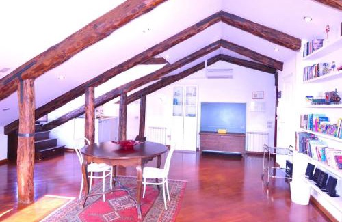 Dorsoduro Apartamento | Breathtaking terrace in Santa Margherita Square