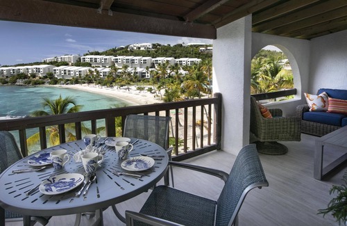 Nazareth Condominio | TOTALMENTE renovado, moderno, IMPRESIONANTE ubicación! 3 bd Beachwater Bluewater Haven