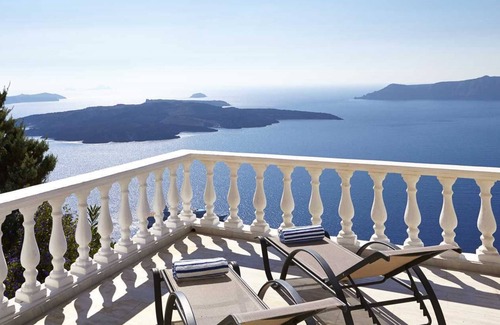 Fira Villa | Impresionantes vistas, lujo, privacidad, estilo y mucho más!
