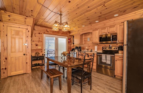 Chalet Village Chalet De Esquí | Breathtaking View of Gatlinburg's Smokey Mountains!!!