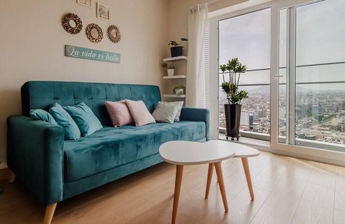 La Victoria Apartamento | Breathtaking view and prime location in Lima.