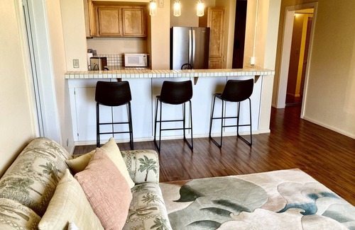 Hilo Condominio | Breathtaking Views - 2 Bd Condo w/ Pool, A/C, WiFi, Parking