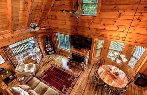 Boomer Cabina | Breathtaking views from Majestic Mountains "All Honey Ridge"