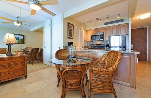 Honokowai Apartamento | Breathtaking Views! - Oceanfront! Mahana 813!