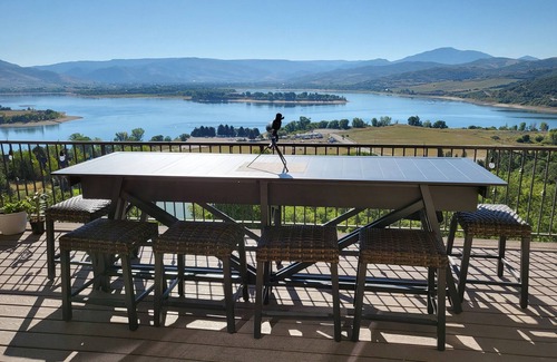 Eden Casa | Breathtaking Views! PRIVATE INDOOR POOL, Outdoor Hot Tub, Sauna, Game Room & Gym