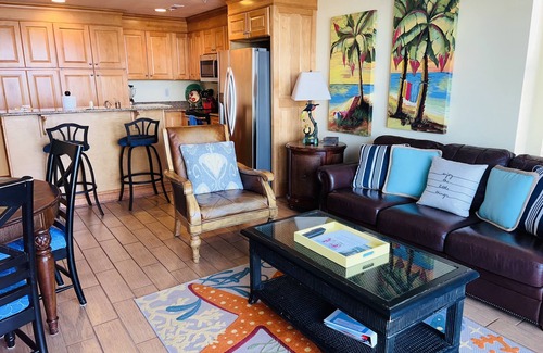 Tybee Island Condominio | ¡Disfruta del amanecer en este condominio de 2 dormitorios y 2 baños con impresionantes vistas!