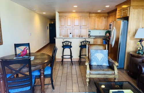 Tybee Island Condominio | ¡Disfruta del amanecer en este condominio de 2 dormitorios y 2 baños con impresionantes vistas!