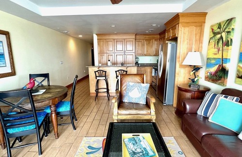 Tybee Island Condominio | ¡Disfruta del amanecer en este condominio de 2 dormitorios y 2 baños con impresionantes vistas!