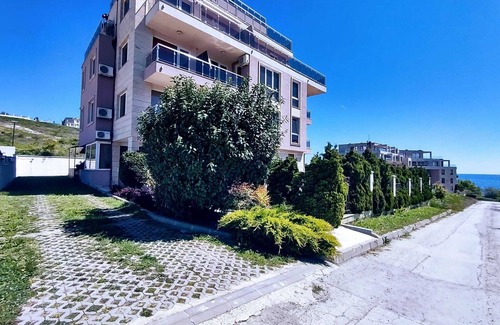 Byala Condominio | Breeze & Beach Studio 2 (Studio with sea view and close to the beach)