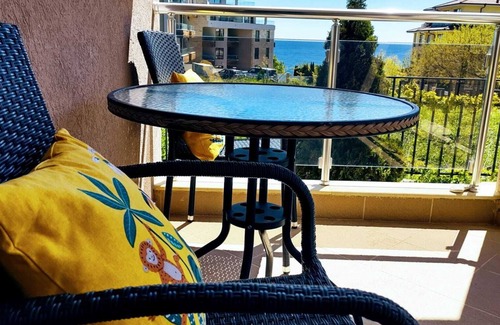 Byala Condominio | Breeze & Beach Studio 2 (Studio with sea view and close to the beach)