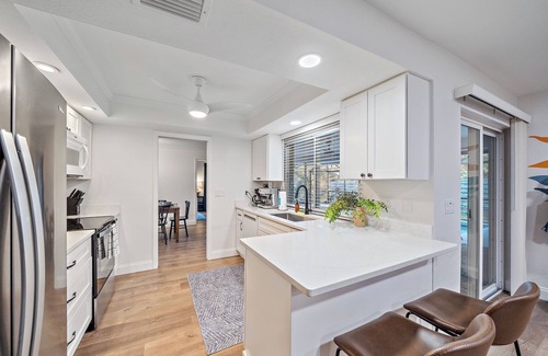 Sarasota Casa | Breezemont Bungalow | Private pool, Hot tub + Sauna