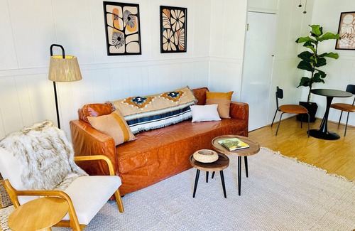 San Diego Cabaña | Breezy Bayside Escape — Cottage with Patio in Heart of Mission Beach
