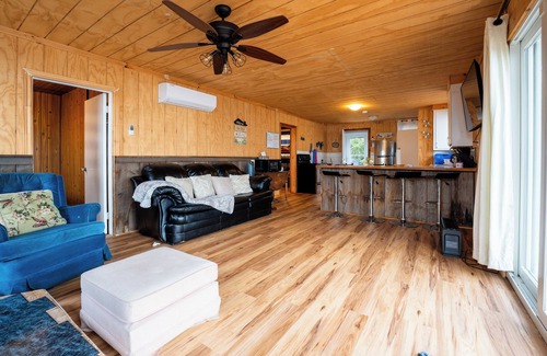 Long Point Cabina | Breezy Blue Hideaway
