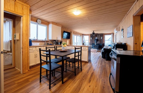 Long Point Cabina | Breezy Blue Hideaway