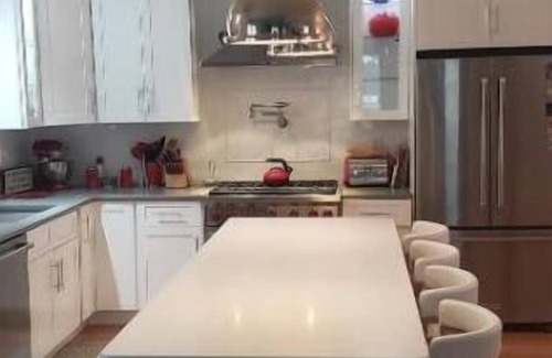 Villas Casa | Breezy Corner Getaway 4 Bedroom home with spectacular sunset views.